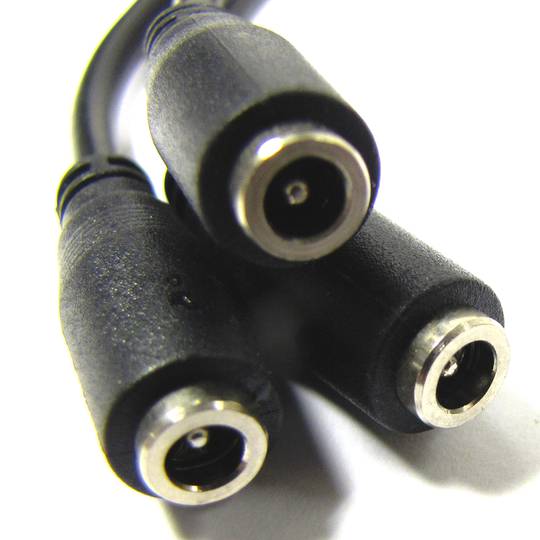 Cable multiplicador de alimentación de 3 DC-jack hembra de 3,5mm