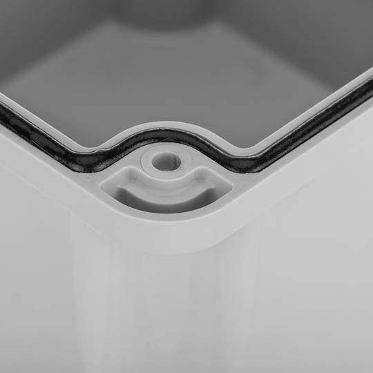 Surface junction box Square IP66 halogens free LSZH 120x120x140mm