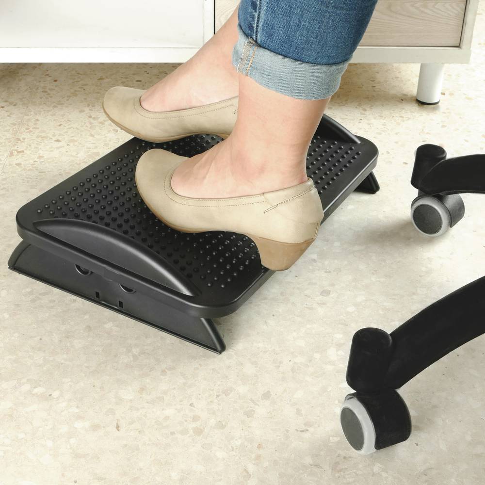 Podnóżek z regulowaną czarną plastikową platformą 424 x 283 mm