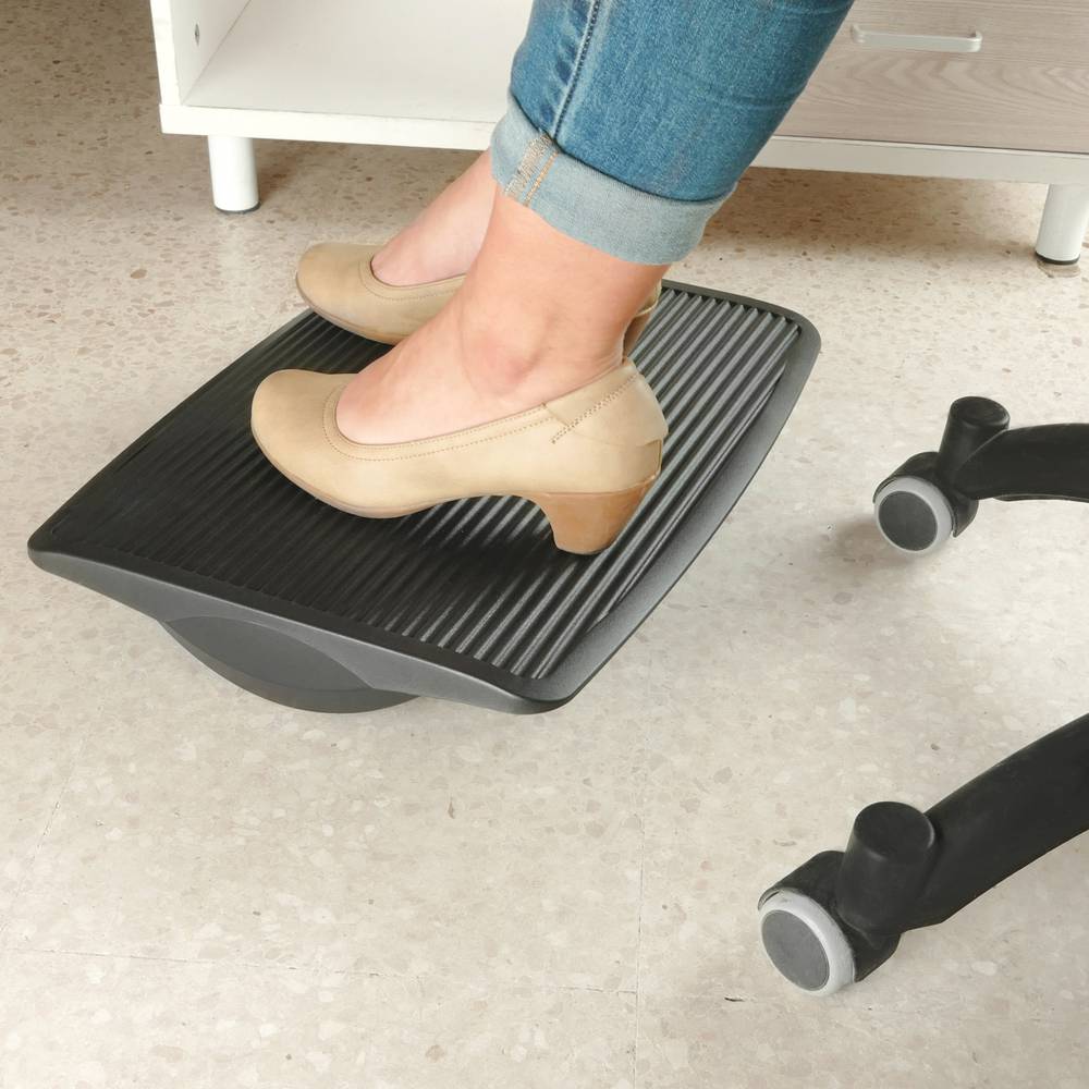 Repose-pieds avec plateau réglable en plastique noir 450 x 350 mm bascule