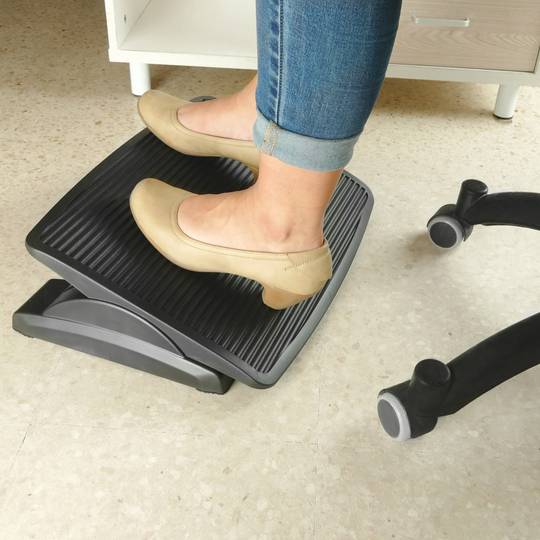 Repose-pieds avec plateau réglable en plastique noir 450 x 350 mm