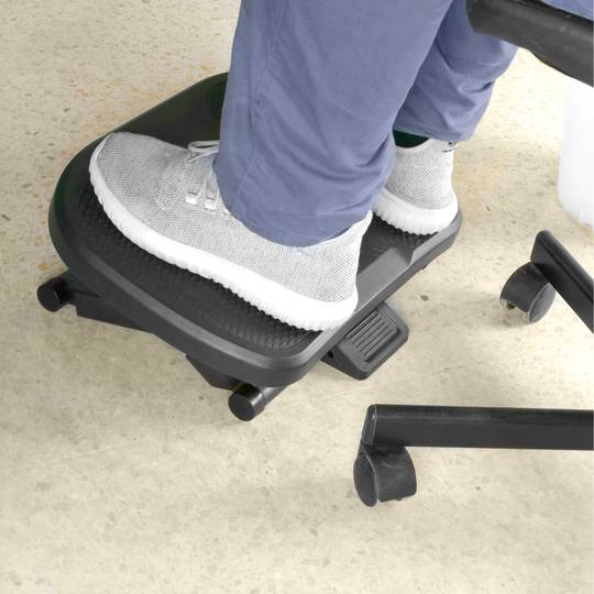 Poggiapiedi con piattaforma regolabile in plastica nera 450 x 330 mm con 3 altezze