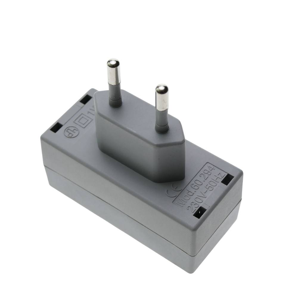 Universele afstoter van ratten en muizen type plug