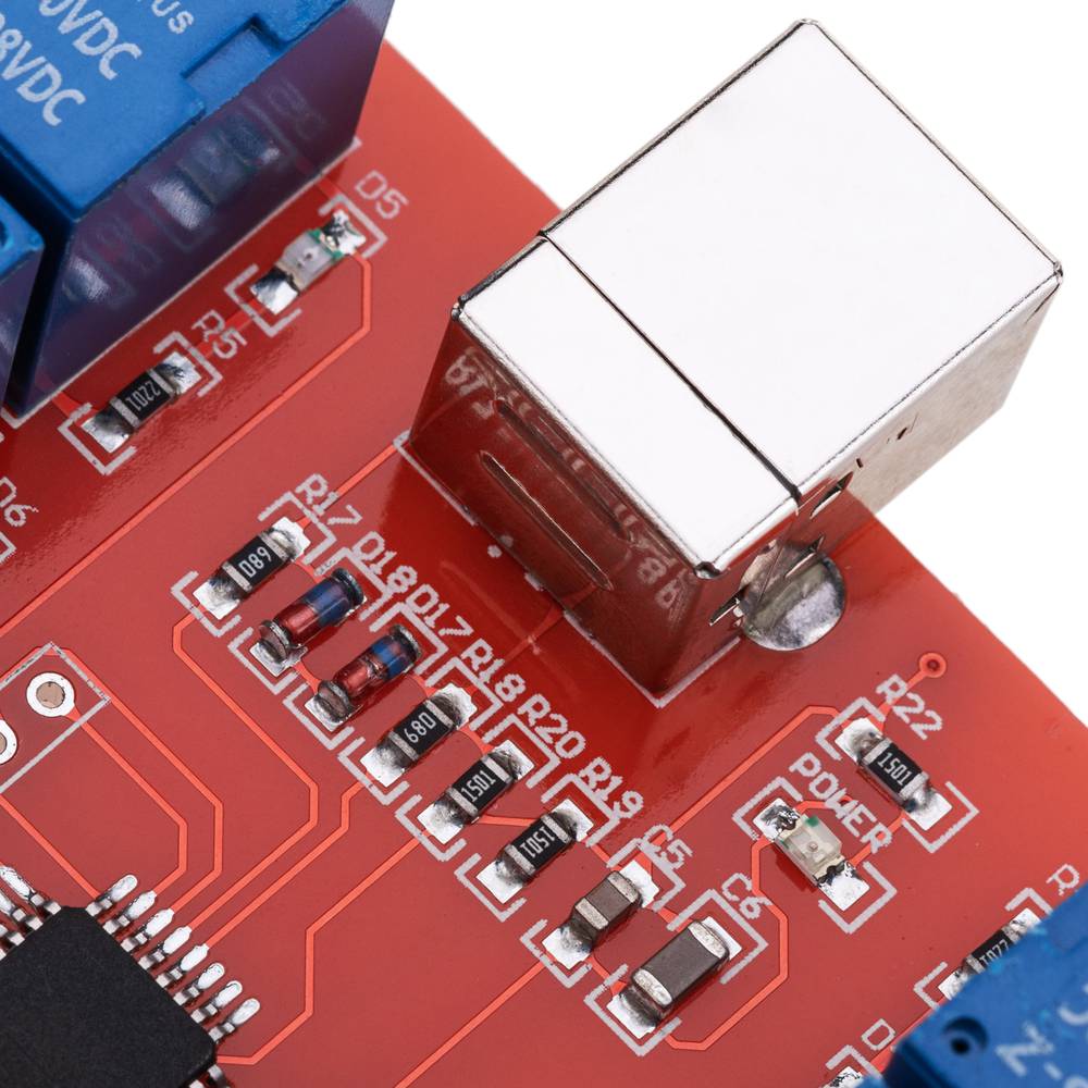 Gedruckte Schaltung mit 8 Relais, die vom Computer über USB gesteuert werden. Modell DW-0057
