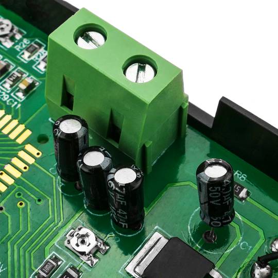 3-cijferig LCD-display met 7.5-30 VDC voltmeter voor zwart paneel