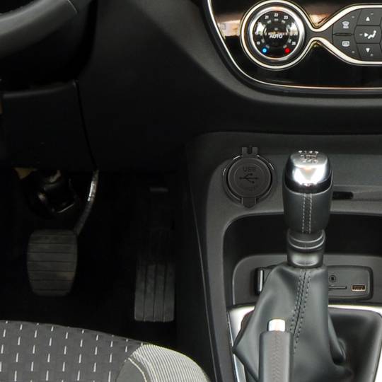 USB charger to embed 5V 3.1A (2.1+1)