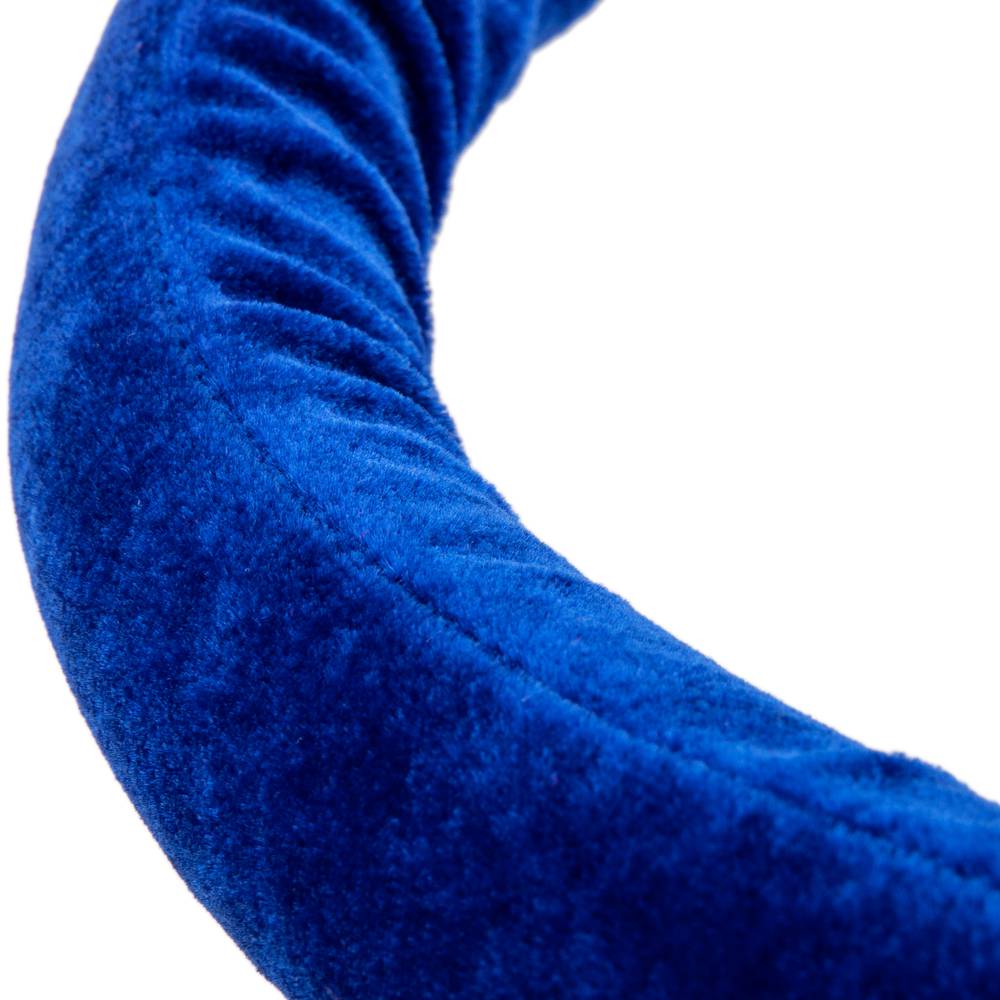 Cordó de vellut blau amb tancament platejat per pal