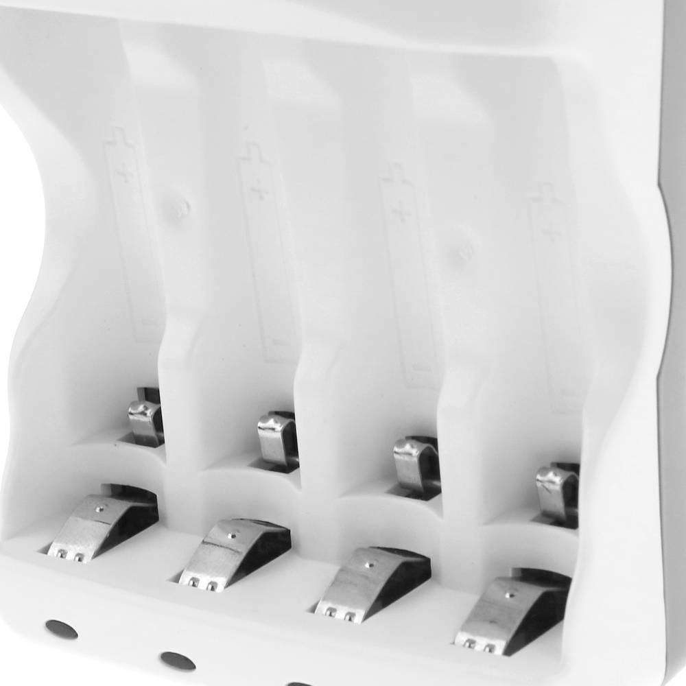Carregador rápido plugável 220VAC 2000mAh para baterias Ni-Mh/Ni-Cd