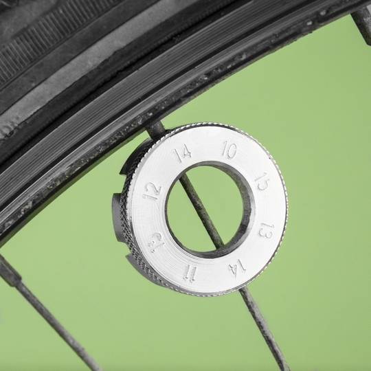 Tool for adjusting the radii of bicycle wheel