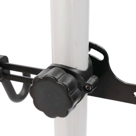 Standplatz zu parken zwei Fahrräder aufhängen mit Deckendrucksystem