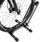 Vloerstandaard voor fietsenstalling. Wielstalling met tweeassige veer