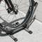 Vloerstandaard voor fietsenstalling. Wielstalling met tweeassige veer