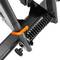 Vloerstandaard voor fietsenstalling. Wielstalling met tweeassige veer