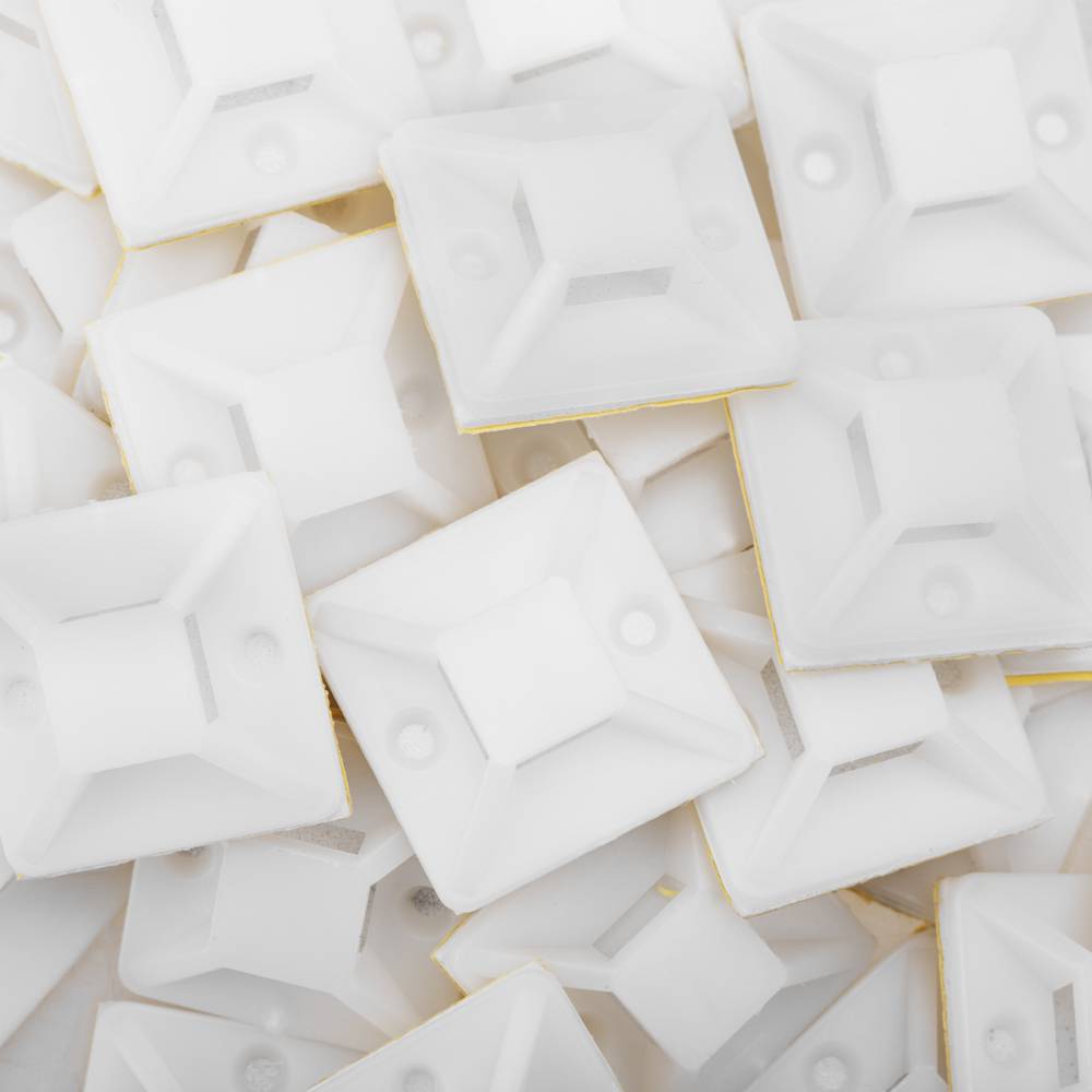 Confezione da 100 basi bianche autoadesive 25x25mm per fascette da 6,2mm