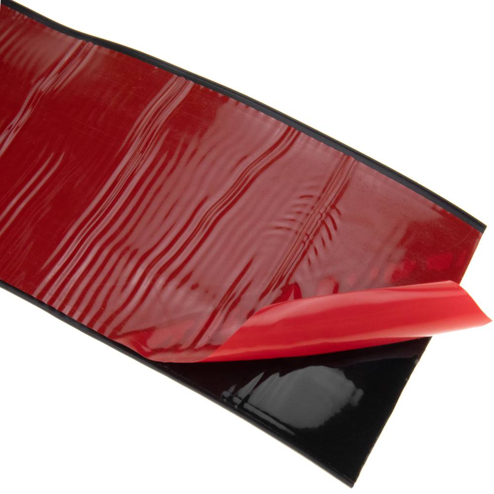 Flexible self-adhesive skirting board 50 x 20 mm. Length 10 m black