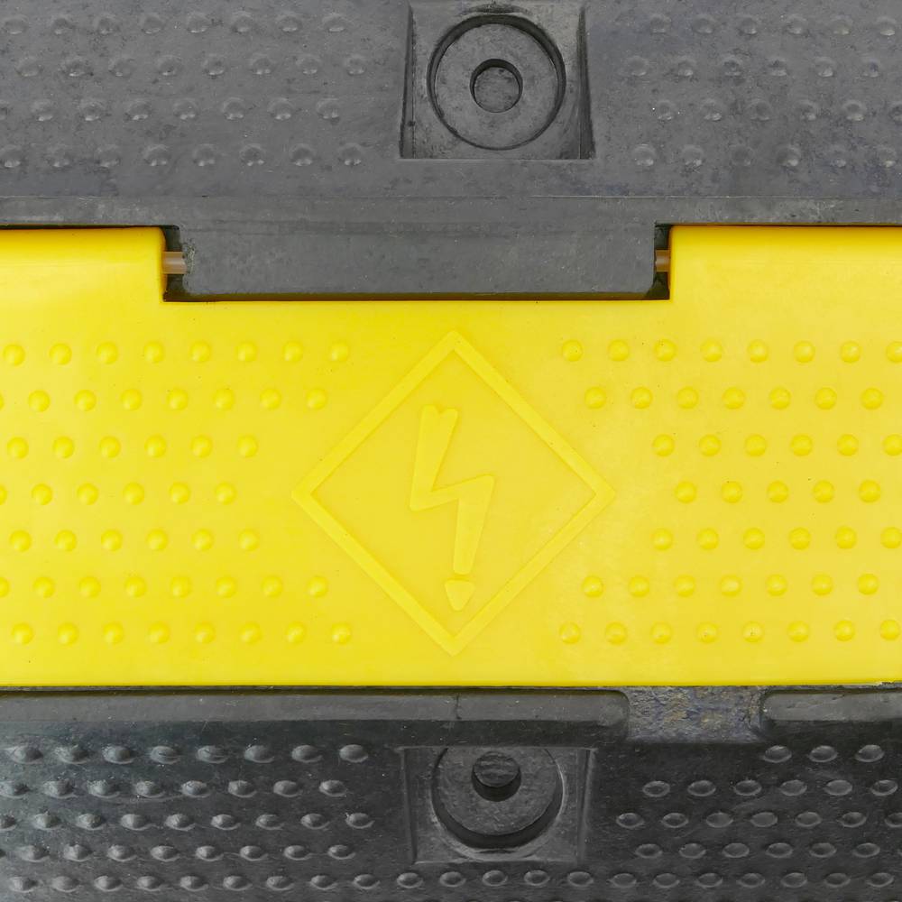 Copricavo Da Pavimento In Gomma 2m – Passacavi Nero 76x16mm, Canale 19x9,5mm, Antiscivolo Per Ufficio E Laboratorio