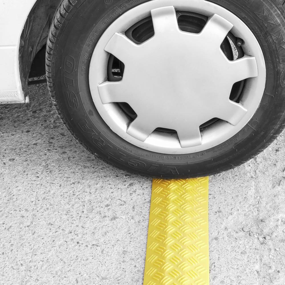 Passacavo a pavimento per la protezione elettrici canalina lunghezza 1 vie 100x13 cm giallo rigido