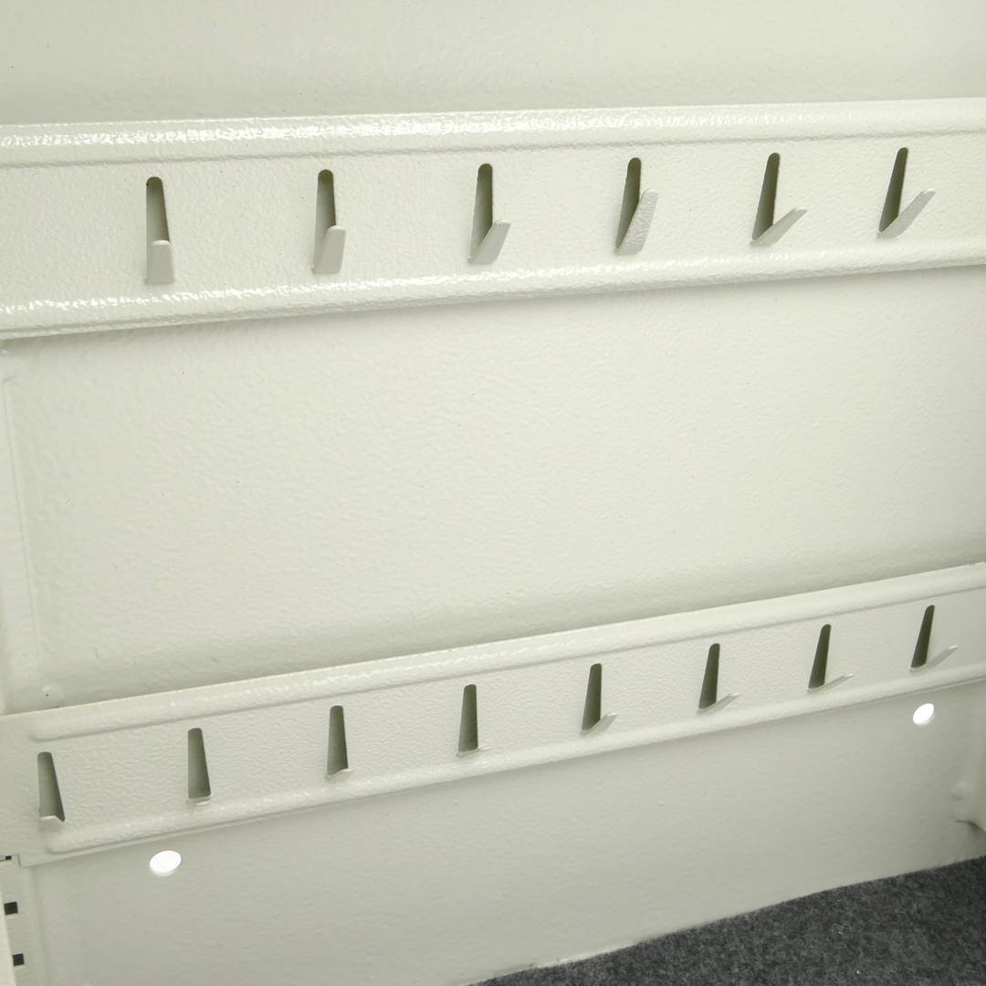 Armari de claus amb 34 ganxos. Caixa forta amb codi electrònic 30x10x37cm beix