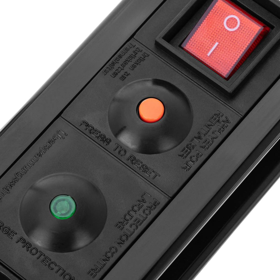 6 schuko stekkerdoos met schakelaar en overspanningsbeveiliging (1,5 m kabel)