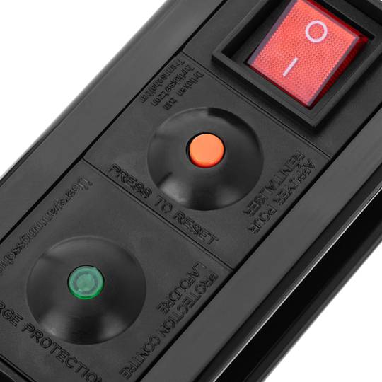 6 schuko stekkerdoos met schakelaar en overspanningsbeveiliging (1,5 m kabel)