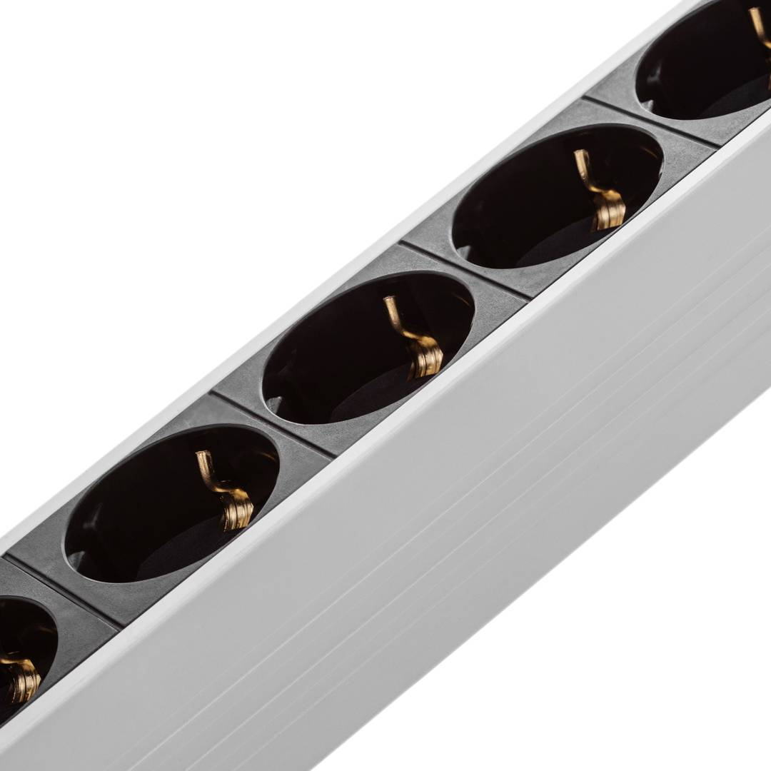 BeMatik - Multiprise 10 Prises avec Interrupteur et parafoudre Noir (1.5m  câble)