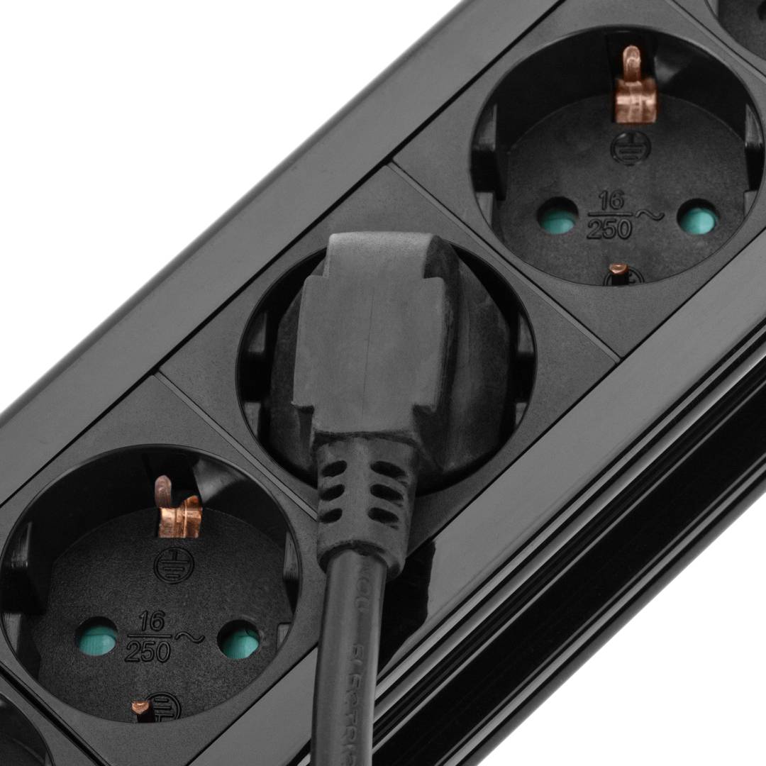 Bloco de 10 tomadas com interruptor e protecção preto (1.5m cabo eléctrico)