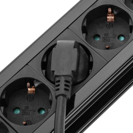 Bloco de 10 tomadas com interruptor e protecção preto (1.5m cabo eléctrico)