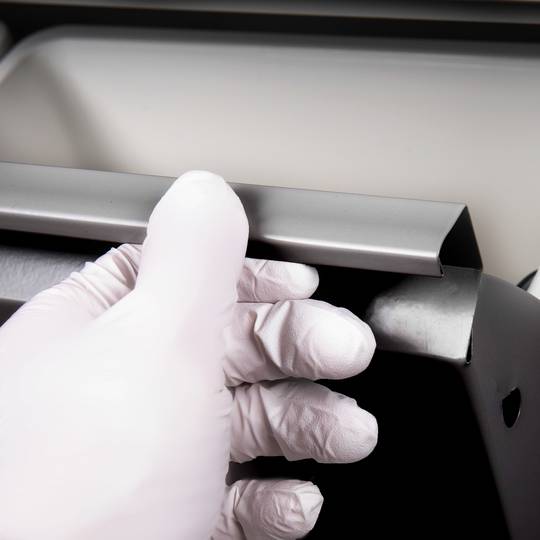 Cubo de basura metálico con 3 compartimentos negro para reciclaje