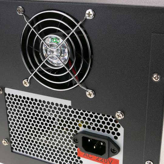 Duplicadora de CD y DVD con interface SATA 1 a 1