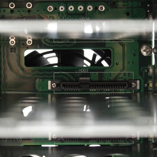 ITX mini cubic box 4 wymienne dyski twarde SATA