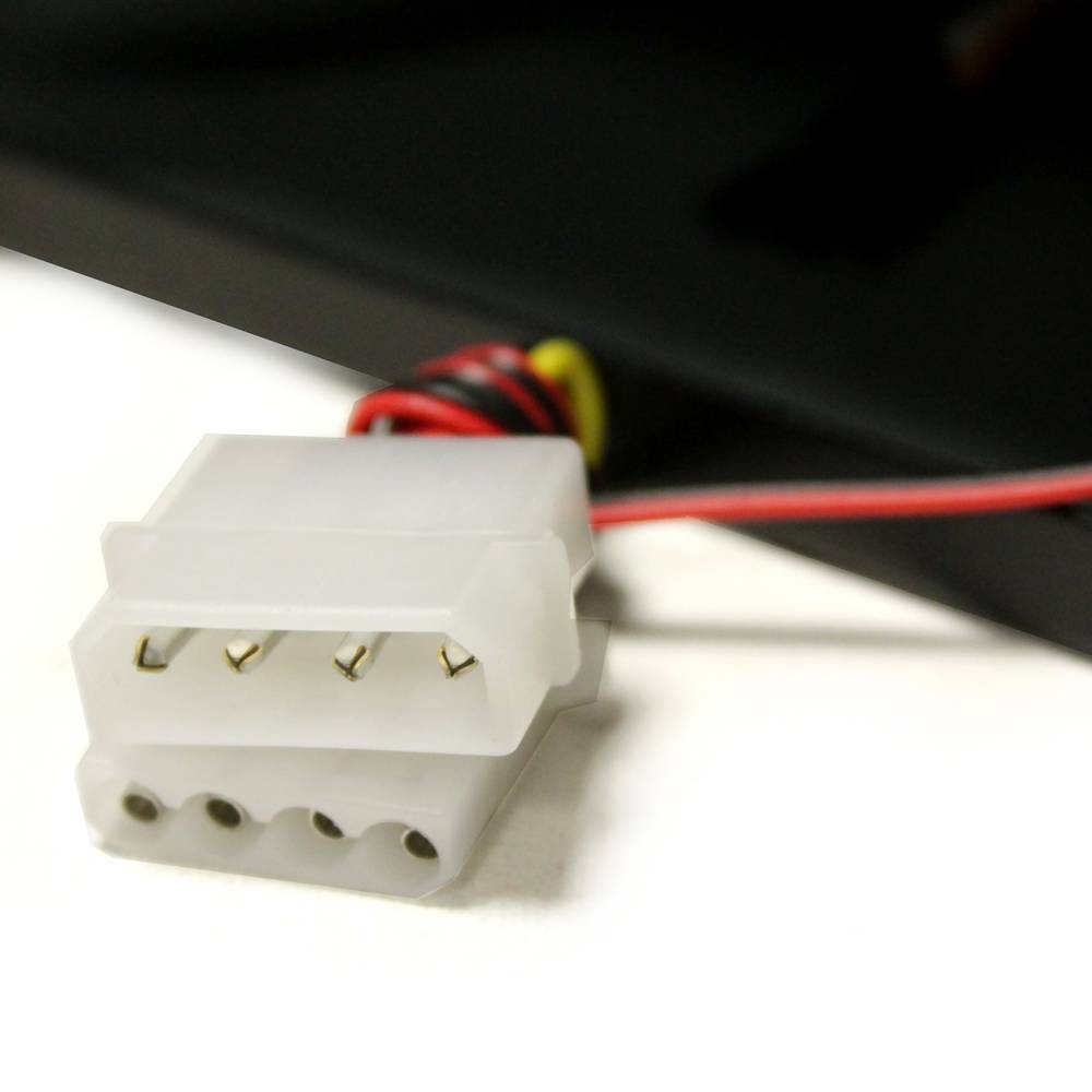 Boîte mini ITX cubique avec 4 disque dur SATA 220x154x245mm