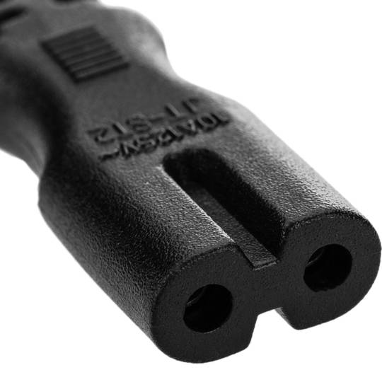 Cable eléctrico British Standard BS-1363-1 a IEC-60320-C7 de 1.8m negro