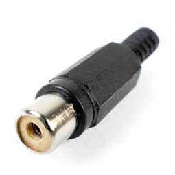 RCA fêmea em preto