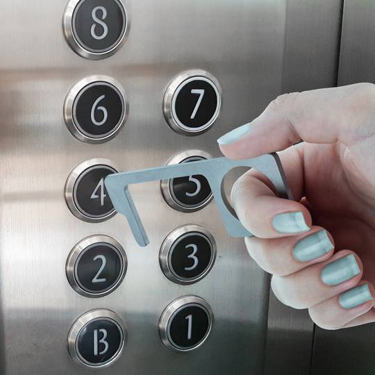 Llave de contacto y apertura de puertas anti virus y microbios.