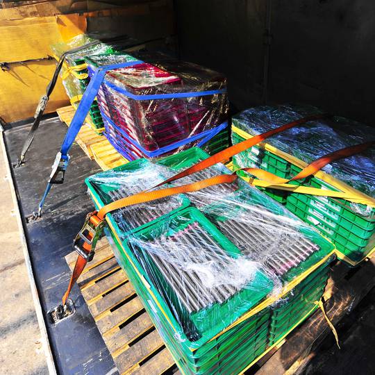 Pack de 4 Cinchas de amarre con trinquete y gancho de 4m x 25mm 600 Kg, Color negro