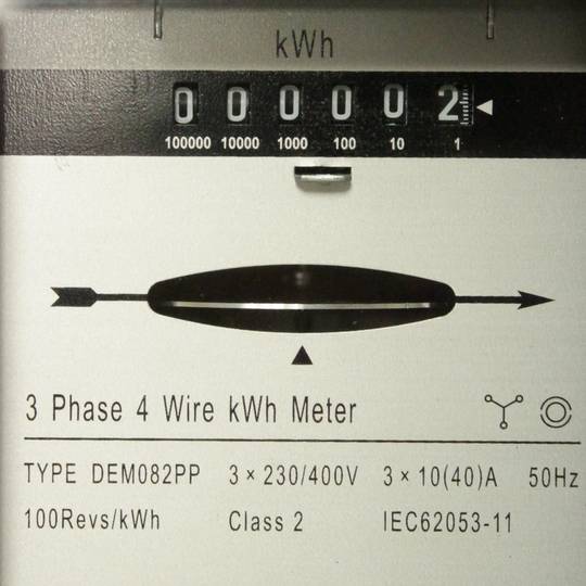 Compteur d'électricité 3 phases 3x10A 230V 50Hz plastique noir