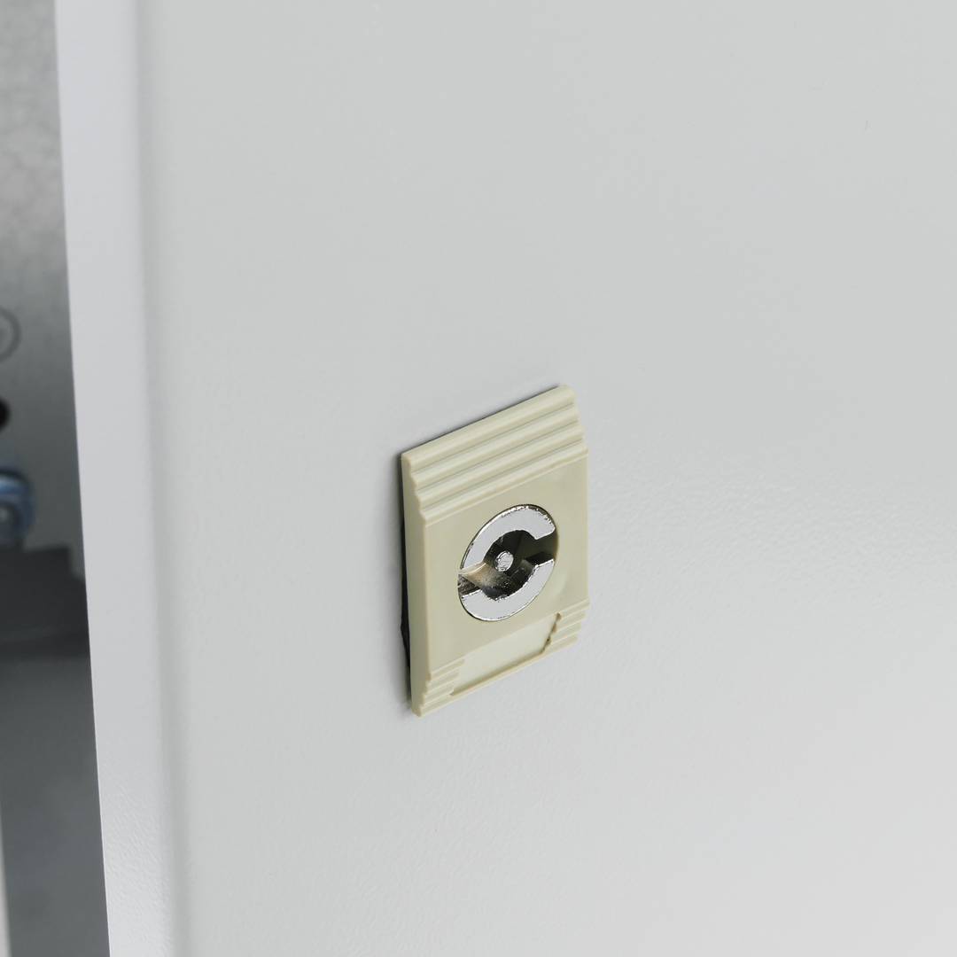 Metal electrical distribution box with IP65 protection for wall mounting 500x300x200mm