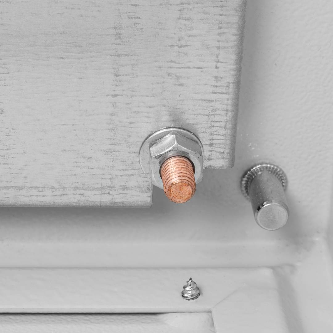 Caixa de distribució elèctrica metàl·lica amb protecció IP65 per a fixació a paret 600x500x200mm