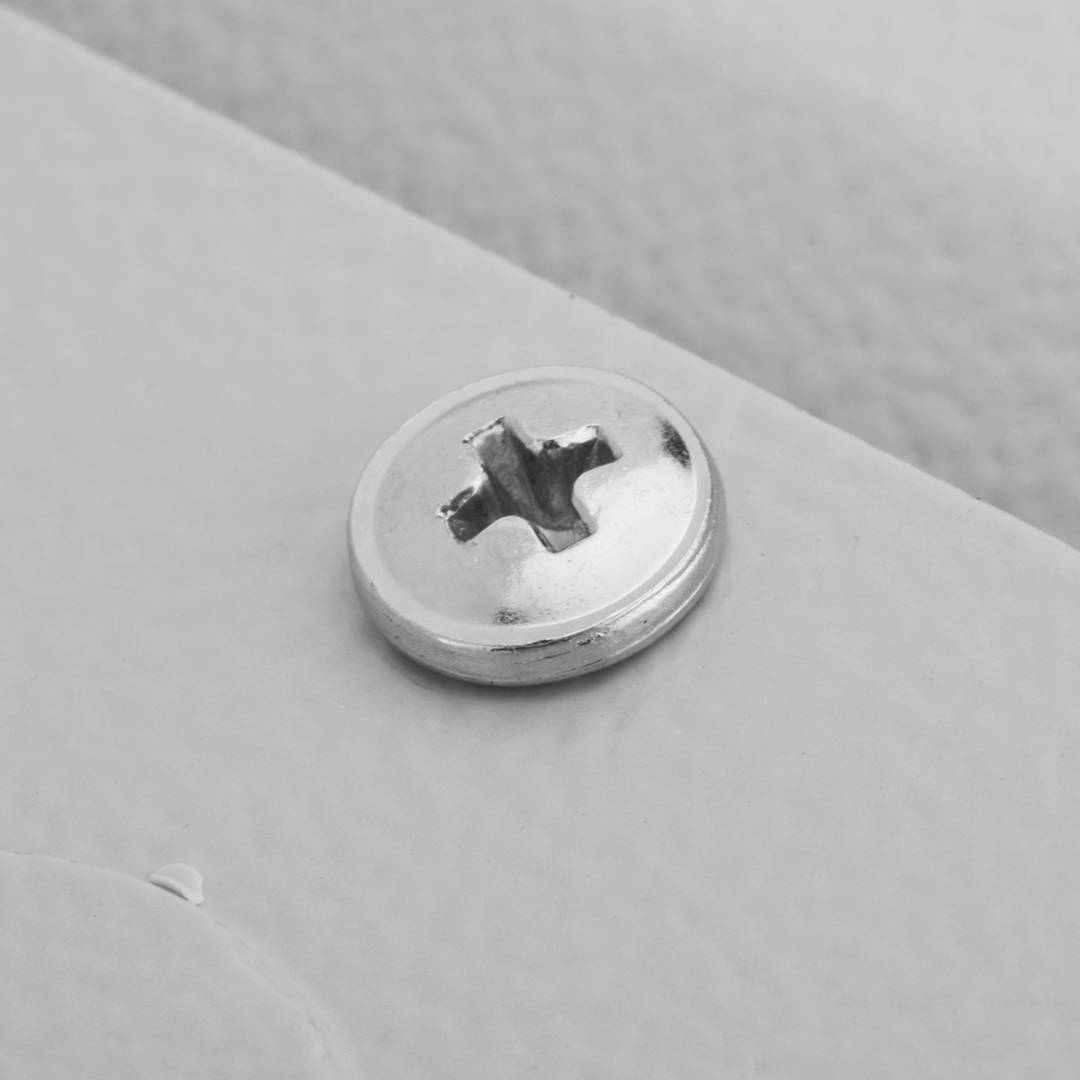 Metalowa wodoszczelna rozdzielnica elektryczna o stopniu ochrony IP54 do montażu na ścianie 400x150x300mm