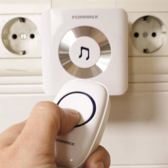 Timbre inalámbrico tipo enchufe 220VAC 300m modelo FXB
