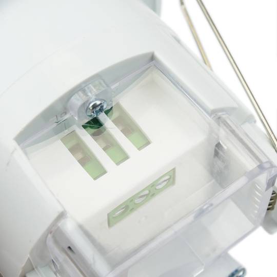 Movement detector embeded ceiling with control of light time and distance