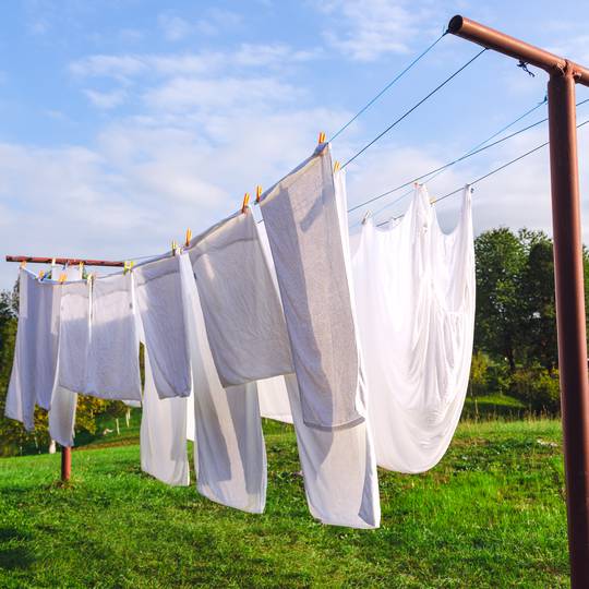 Pack de 48 unidades pinza de plástico para colgar ropa 7.2 cm