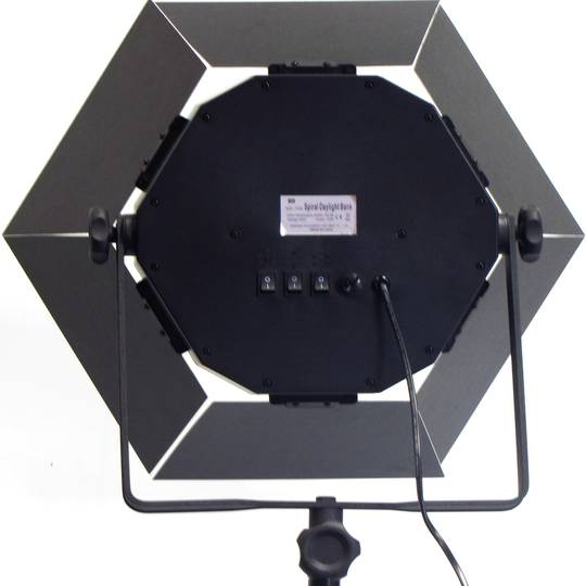 Spotlight 455W continui con hex fienile