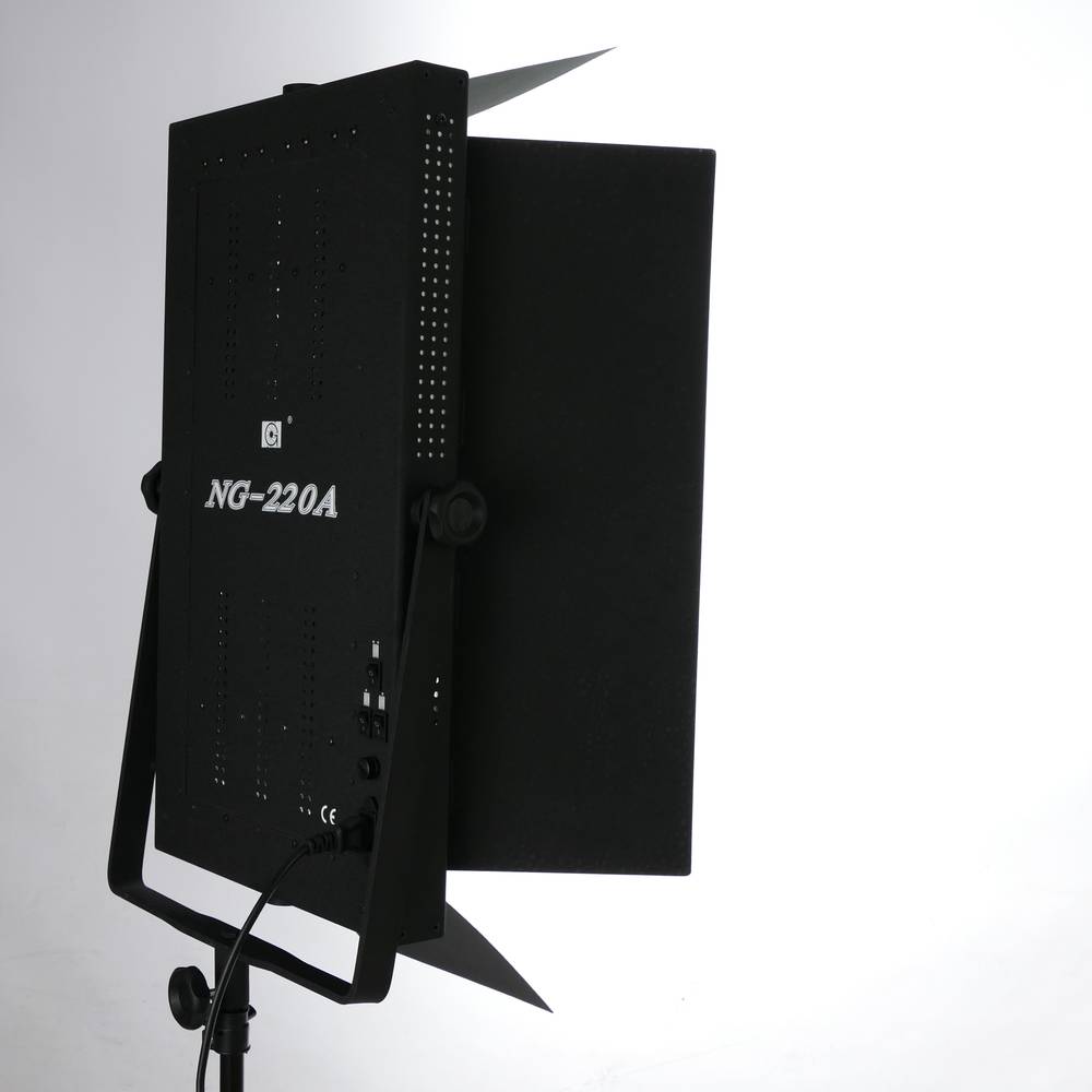 4 świetlówki do studia fotograficznego