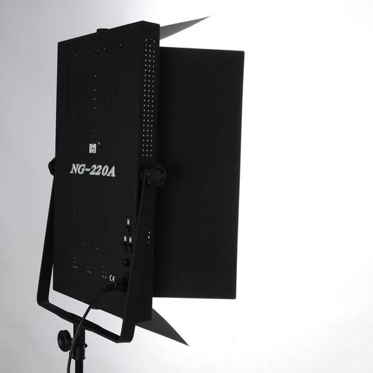 4 świetlówki do studia fotograficznego