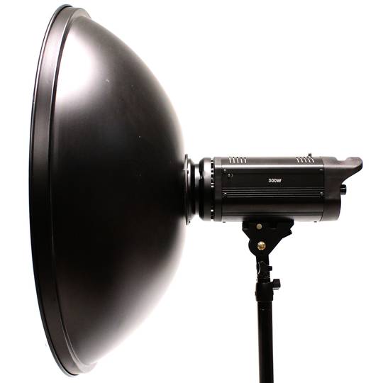 Radar reflector hood of 120° and 694 mm diameter