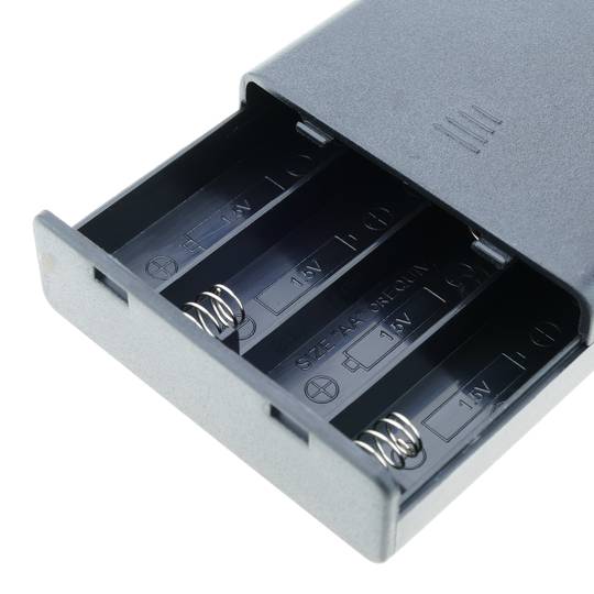 Titulaire dans la case pour 4 AA LR6 1.5V avec interrupteur