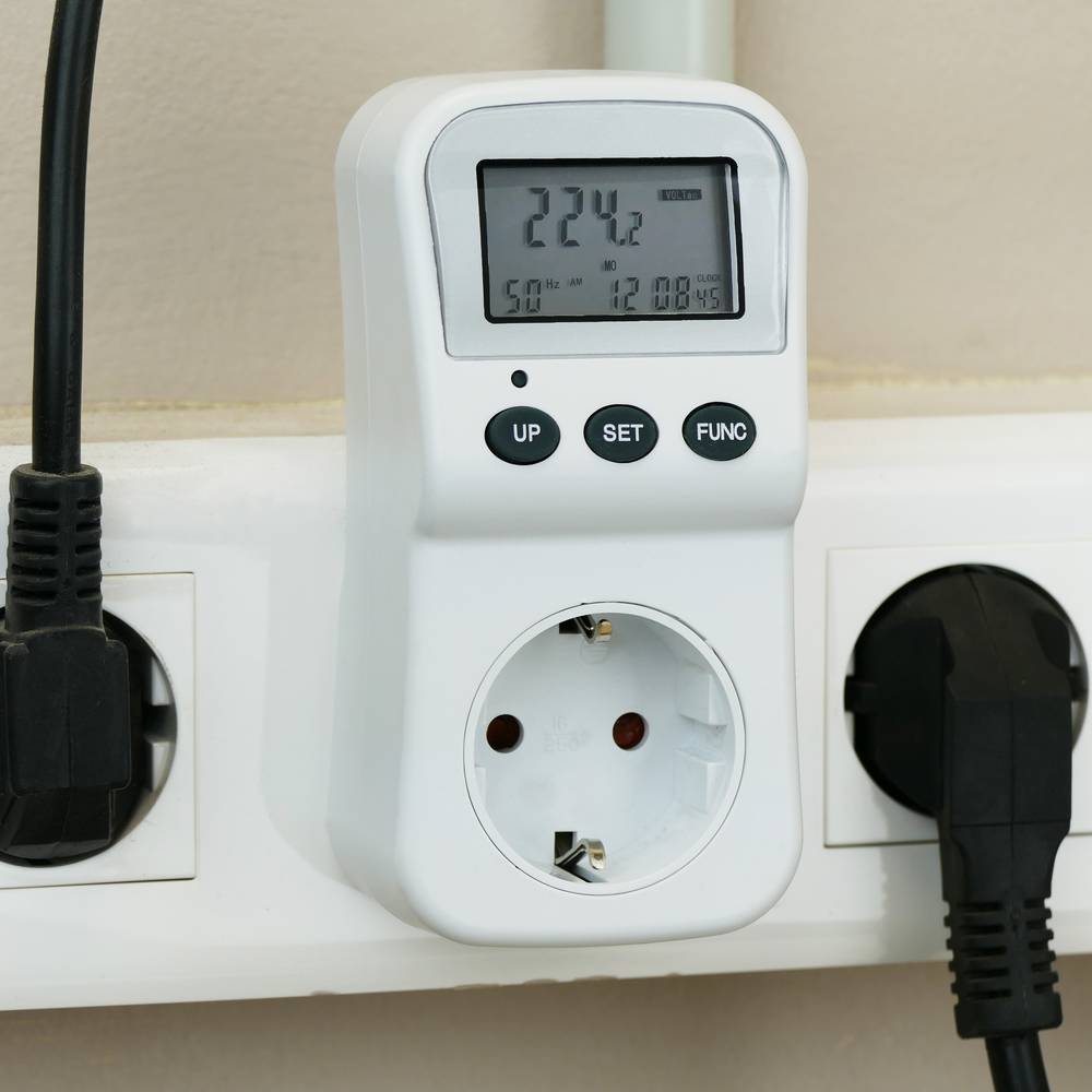 Medidor de consumo eléctrico tipo enchufe