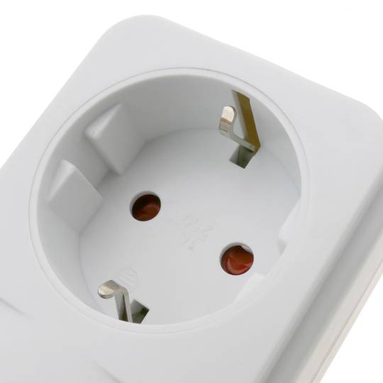 Stand-by moordenaarstekker met drukknop en infrarood voor energiebesparing