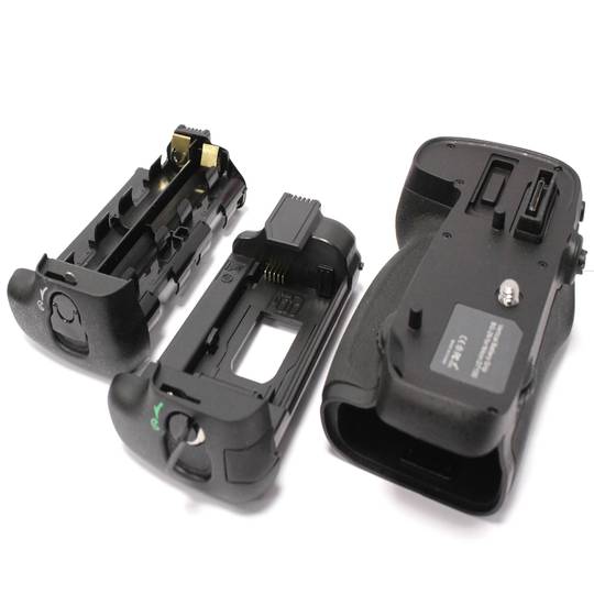 Camera Grip for Nikon D7100 DSLR